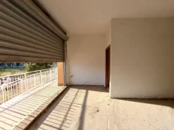 #24330 Negozio al grezzo con corte esclusiva e cantina(sub 1)