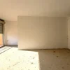 #24330 Negozio al grezzo con corte esclusiva e cantina(sub 1)