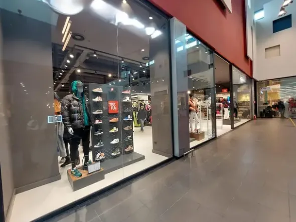 #25530 Negozio a reddito di articoli sportivi in centro commerciale Gotico