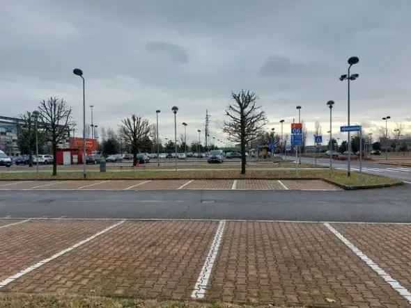 #25530 Negozio a reddito di articoli sportivi in centro commerciale Gotico