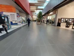 #25530 Negozio a reddito di articoli sportivi in centro commerciale Gotico