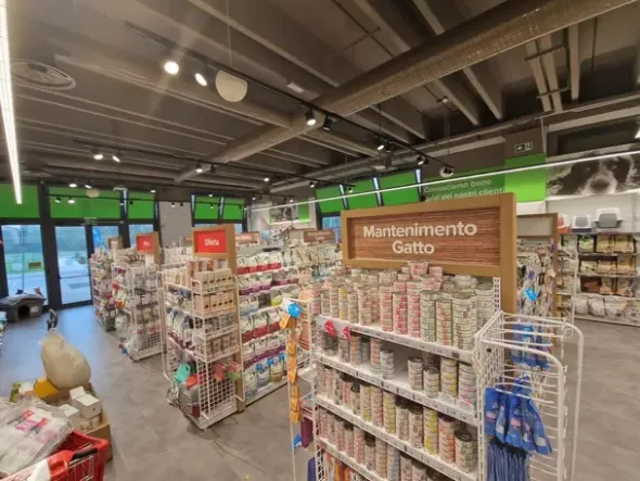 #24042 Negozio a reddito di pet store specializzato in prodotti per animali da compagnia