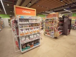 #24042 Negozio a reddito di pet store specializzato in prodotti per animali da compagnia