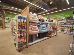 #24042 Negozio a reddito di pet store specializzato in prodotti per animali da compagnia