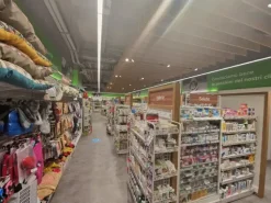#24042 Negozio a reddito di pet store specializzato in prodotti per animali da compagnia