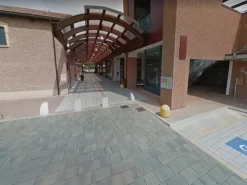 #24042 Negozio a reddito di pet store specializzato in prodotti per animali da compagnia