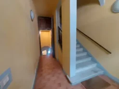 #2536389 Negozio con cantina e posto auto coperto in edificio storico