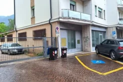 #2638371 Negozio con corte e deposito interrato