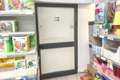 #2537367 Negozio con corte in edificio polifunzionale