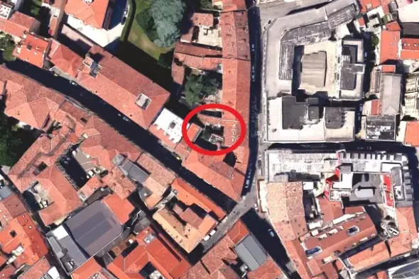 #25832 Negozio con cortile privato in centro storico