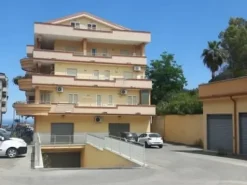 #14711 Negozio con deposito