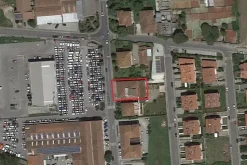 #24437 Negozio con parcheggio