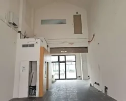 #2537047 Negozio con posti auto nel porto di Marina di Ravenna