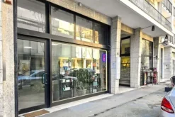 #25829 Negozio e deposito in edificio polifunzionale