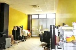 #25829 Negozio e deposito in edificio polifunzionale