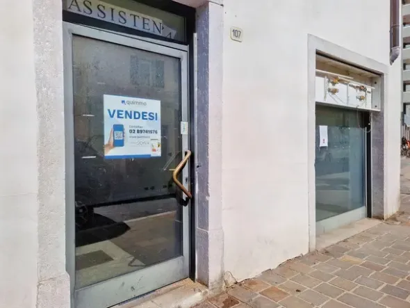 #20148 Negozio in centro storico con magazzino