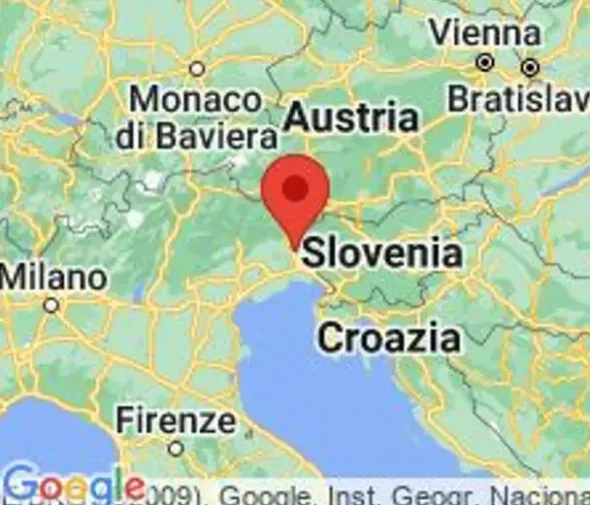 #20148 Negozio in centro storico con magazzino