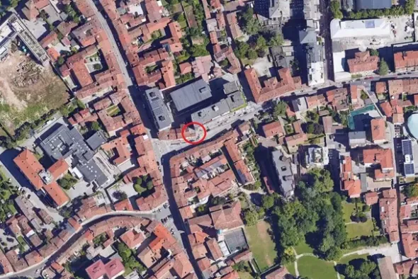 #20148 Negozio in centro storico con magazzino