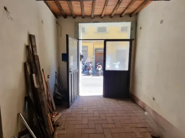 #2536955 Negozio in zona centrale