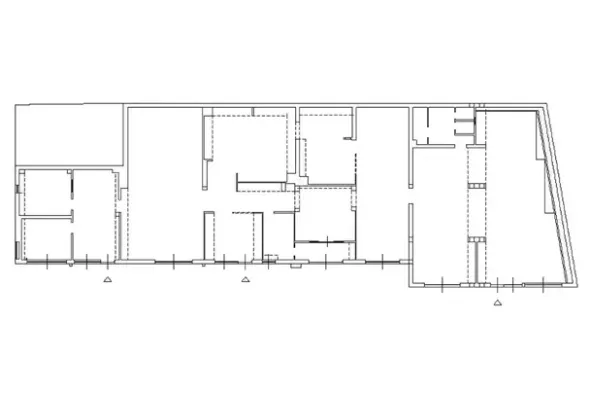 #14699 Negozio seminterrato con zona parcheggio