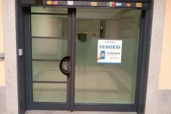 #2638329 Negozio (sub 60) in edificio polifunzionale