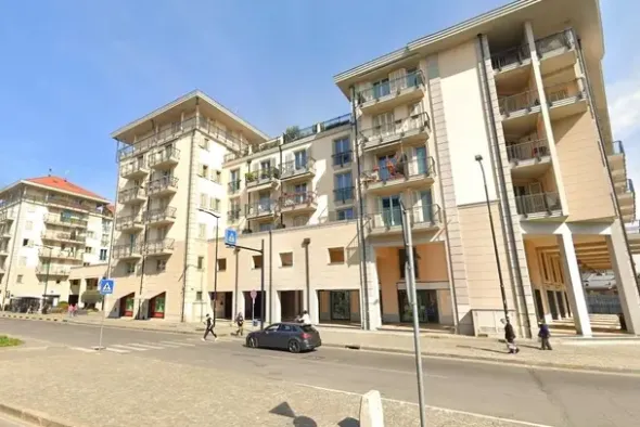 #2638329 Negozio (sub 60) in edificio polifunzionale