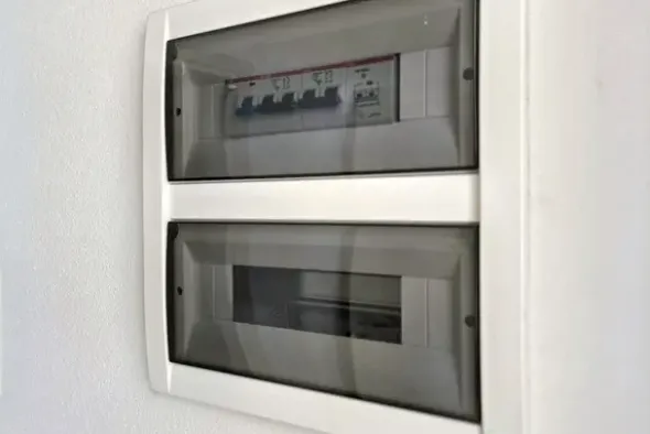 #2536110 Negozio (sub 10) in edificio polifunzionale