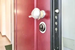 #2536110 Negozio (sub 10) in edificio polifunzionale