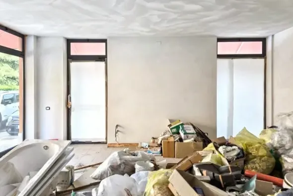 #2536118 Negozio (sub 249) in edificio polifunzionale