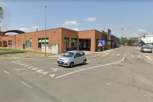#24044 Negozio uso Bar a reddito in complesso commerciale