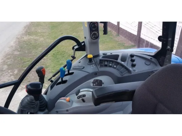 2013 New Holland T5.105