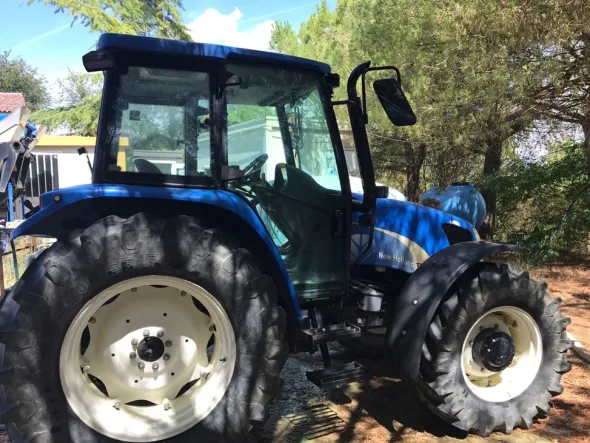 New Holland TL-A100