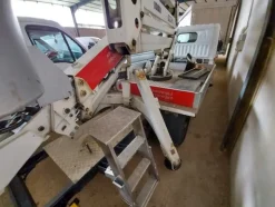 4#5641 Nissan Cabstar con piattaforma aerea Isoli