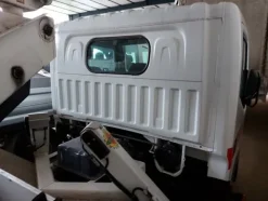 4#5641 Nissan Cabstar con piattaforma aerea Isoli