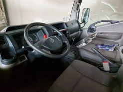 4#5641 Nissan Cabstar con piattaforma aerea Isoli