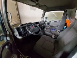 4#5641 Nissan Cabstar con piattaforma aerea Isoli