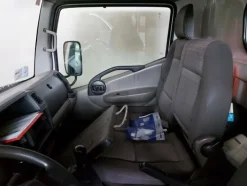 4#5641 Nissan Cabstar con piattaforma aerea Isoli