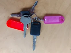 4#5641 Nissan Cabstar con piattaforma aerea Isoli
