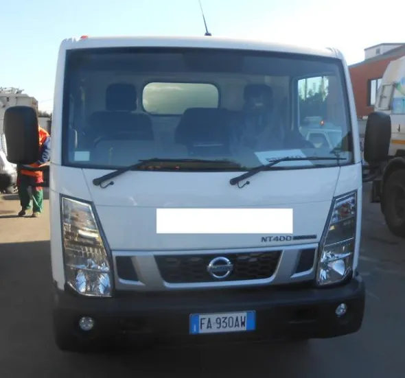 2#4265 Nissan NT 400 con attrezzatura Giolito Easy Side