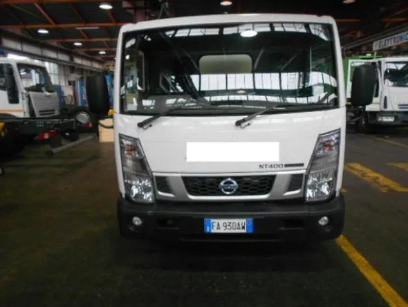 2#4265 Nissan NT 400 con attrezzatura Giolito Easy Side