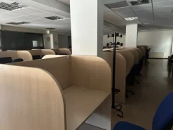 offro postazioni e sedie ufficio in ottimo stato