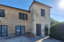 #24060 Opificio artigianale con mobili e appartamenti