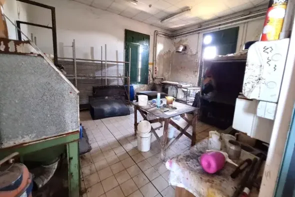 #24060 Opificio artigianale con mobili e appartamenti