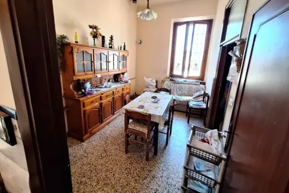 #24060 Opificio artigianale con mobili e appartamenti