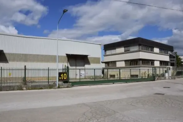 #2780 Opificio con palazzina uffici e corte esclusiva
