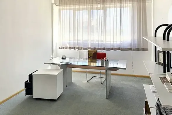 #24599 Opificio con showroom uffici e corte privata