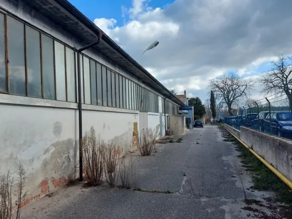 #15981 Opificio con uffici e alloggio custode
