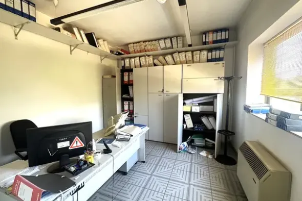 #2639836 Opificio con uffici e cortile privato (part 256)