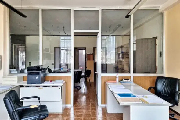 #22750 Opificio con uffici e terreni di pertinenza