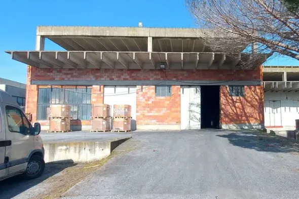 #23430 Opificio industriale con pertinenze e terreni